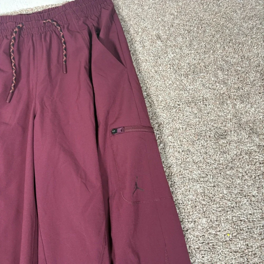 Jordan Dri-FIT Sport Woven Cargo Pants Burgundy Mens Small FB4659-681 Joggers